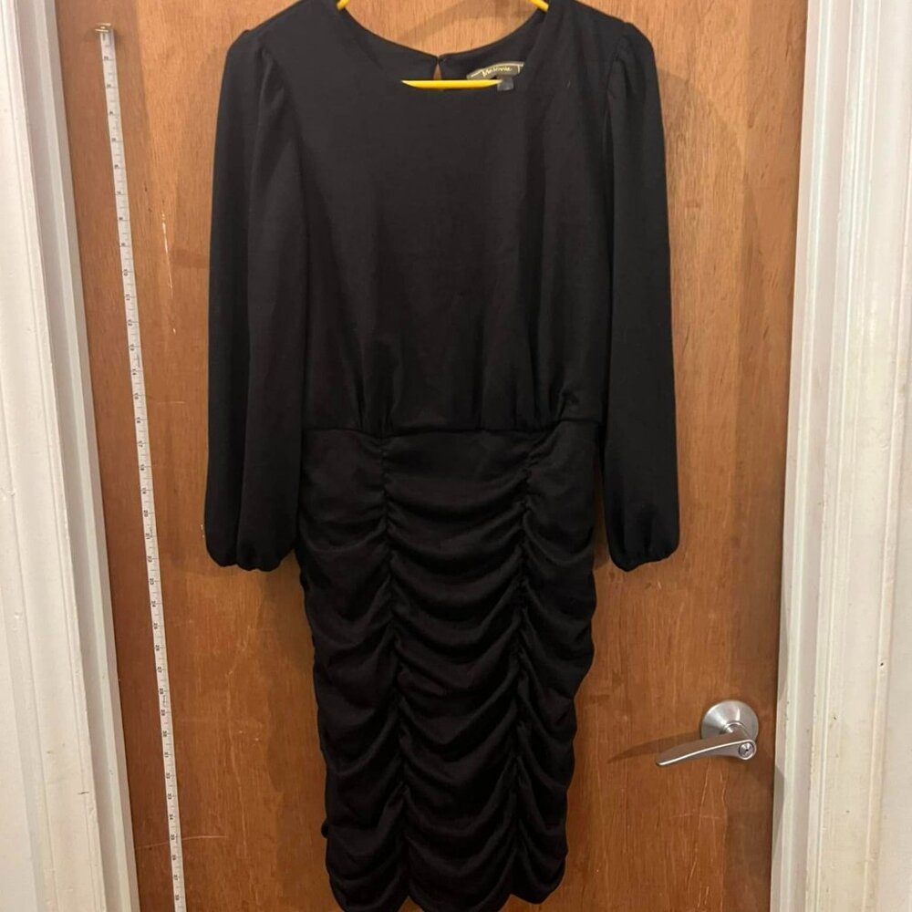 🐻Size 10 - Melonie - Black Knit Ruched Dress